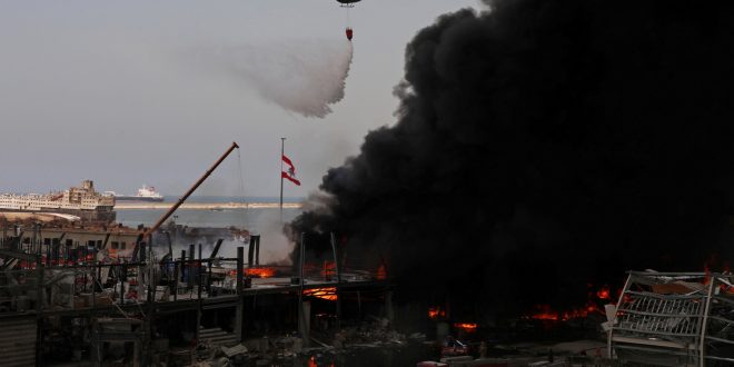 Президент Ливана назвал возможные причины пожара в Бейруте и поторопил с расследованием
