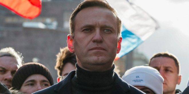 Российская власть реквизировала у Навального одежду и запретила его партию, которая оказалась чужой