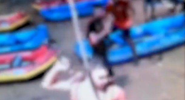 Массовая драка в Кфар-Блюм: хулиган едва не убил людей украденной кувалдой
