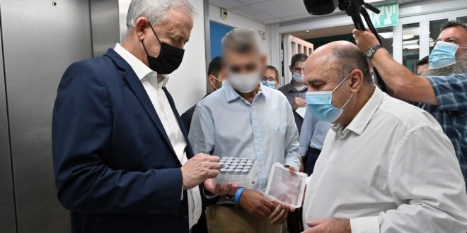 В Израиле приступают к испытаниям вакцины от "ковида" на людях