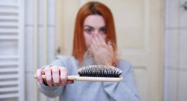 Следите за волосами: названо неожиданное последствие коронавируса