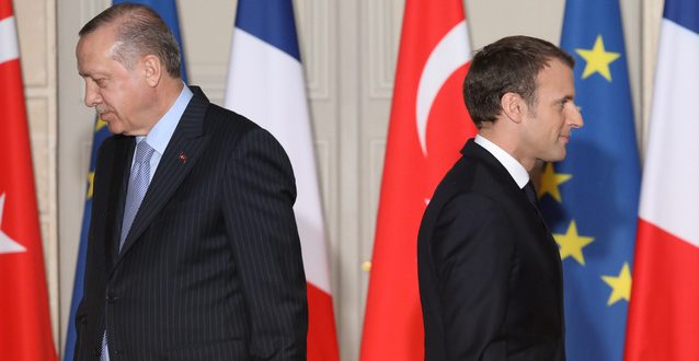 Франция отзывает посла из Турции, яффские арабы швыряют камни у французского посольства