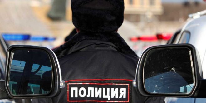 В петербургской подземке шестеро полицейских ногами избили пассажира без маски