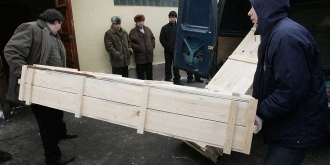 смертность в России "внезапно" увеличилась на 30%