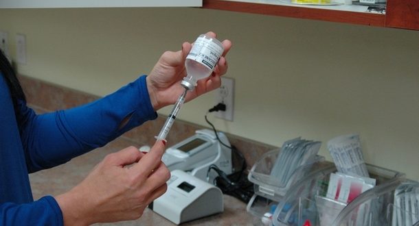 Израиль подпишет контракт на поставку вакцины Pfizer в пятницу
