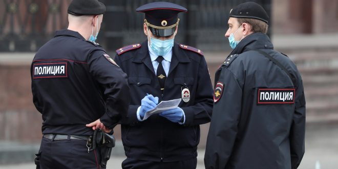российский полицейский завел себе раба, а на суде оправдывался словами Путина