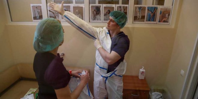 На Алтае "ковидом" заразились три вакцинированных "Спутником V" врача