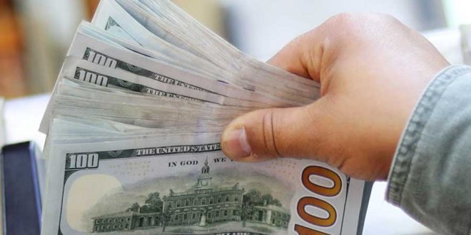 Россиянам предрекли почти четырехкратный рост курса доллара в будущем году