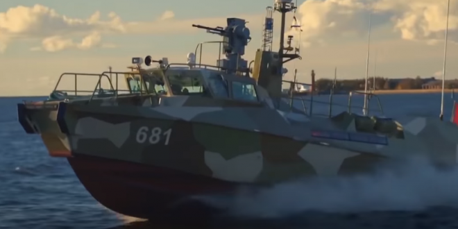 У "близкой подруги Путина", о которой Кремлю ничего неизвестно, яхта плавает с эскортом ВМФ