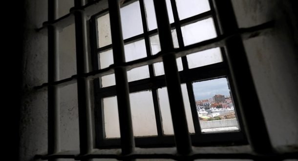 Жителя Акко приговорили к 13 годам за изнасилования приемных дочерей