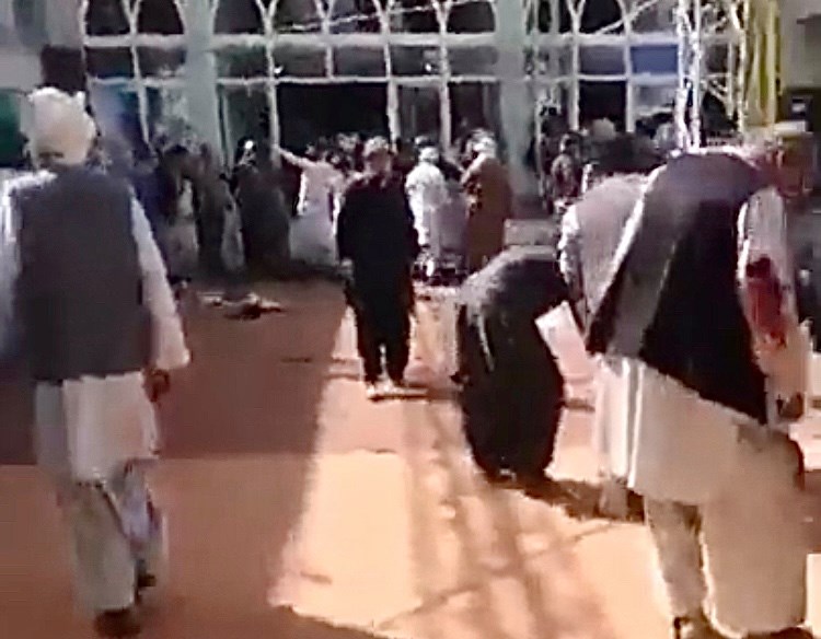 Каналы терроризма. Взрыв в шиитской мечети в афганской провинции. Взрыв в шиитской мечети в афганской провинции Кундуз. Теракт в мечети Кундуза (2021). В Афганистане женщины убили 25 боевиков.