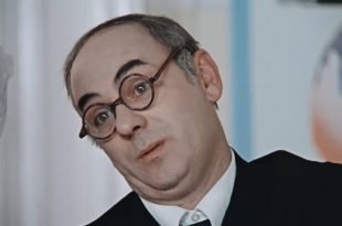 Супруга, с которой он вместе учился, работал в провинции и прожил 20 лет, очень тяжело переживала разрыв