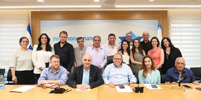 Подписано соглашение по зарплате в местных органах власти